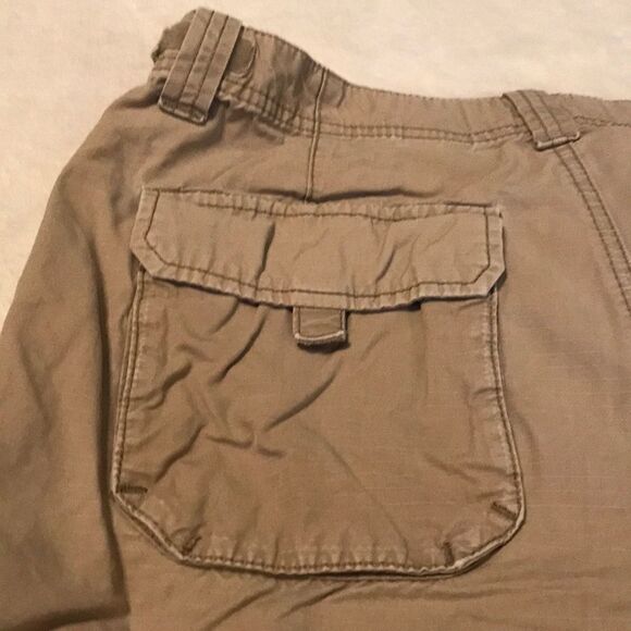 Eddie Bauer Cargo Shorts - Size 34 - Picture 9 of 10